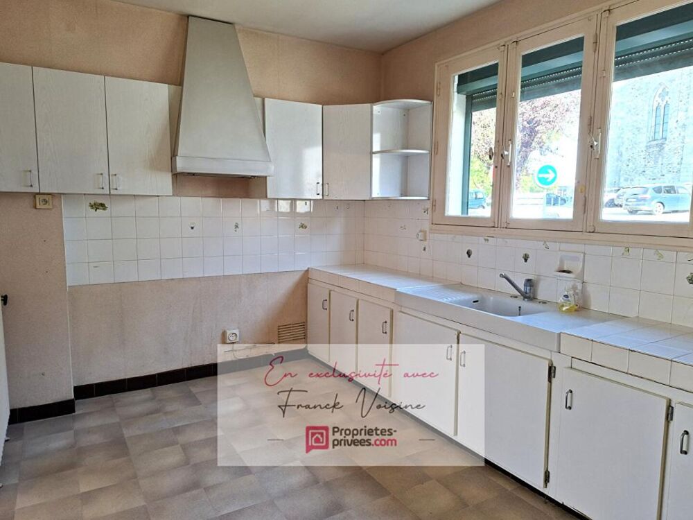 A VENDRE en EXCLUSIVITE au Boupère, centre bourg, maison de 109 m2 avec 4 chambres et 1 bureau sur une parcelle de 291 m2