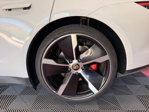 Taycan 4S 530ch- 5 places- pano- pack carbone- sport chrono- craie 2020 occasion 73000 Chambery