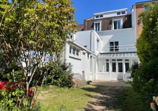 Vente Maison Au Coeur de BUISSON Maison 277 m2 avec jardin de 1600 m2 à MARCQ EN BAROEUL (59) Marcq en baroeul
