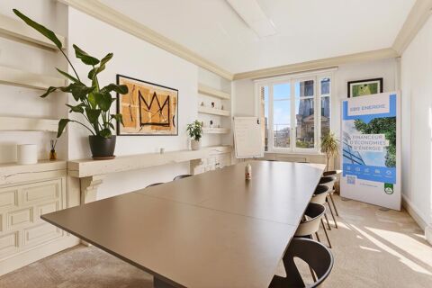   Lumineux / Balcon / Beaux volumes / Immeuble de standing 