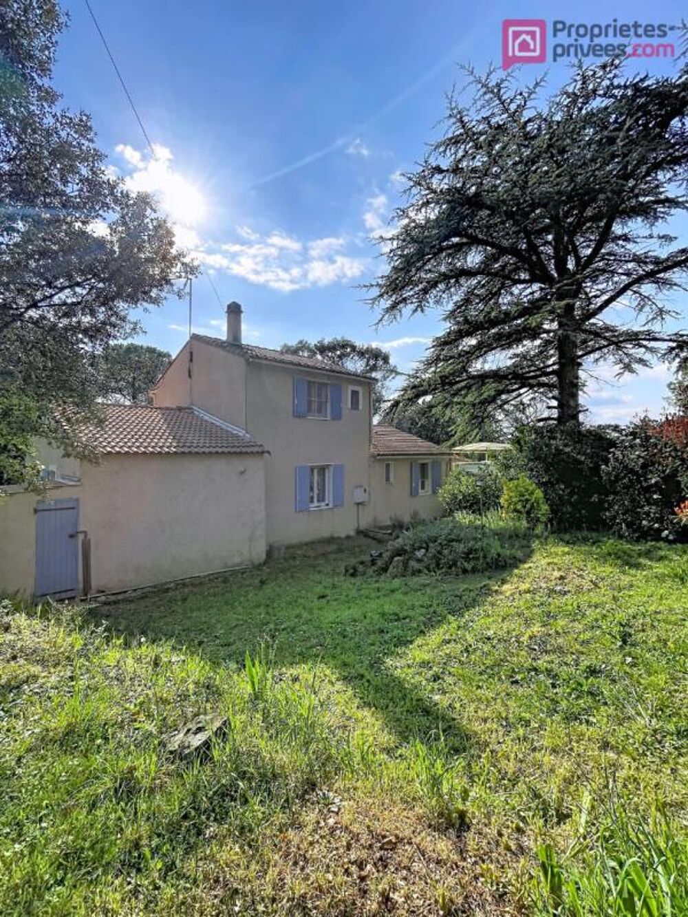 VILLA 115 m² - TERRAIN 2 136 m² - Double salon - Carport -Fort potentiel - Saint Maximin la Sainte Baume 83470