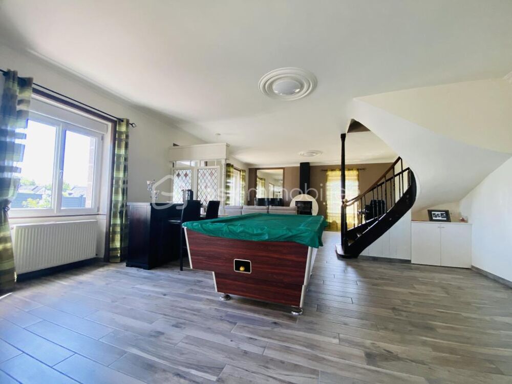 Maison de 210 m² accompagnée dun studio indépendant - Pleslin-Trigavou