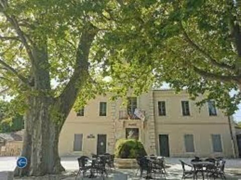 Dpt Bouches du Rhône (13), à vendre PARADOU appartement T2 en résidence de vacances ODALYS 146000 Paradou (13520)