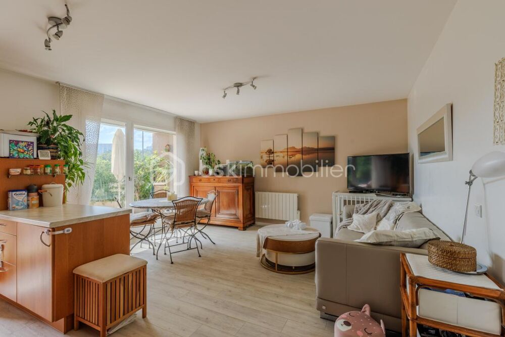 Vente Appartement Charmant T3 de 58 m² + 2 terrasses arborées situé en bord de Saône, au sein d'une résidence boisée Lyon 4