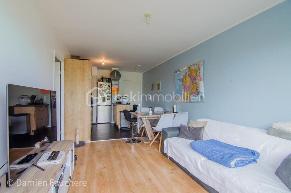 Appartement F2 lumineux  2014 - Dernier étage avec balcon et parking sécurisé