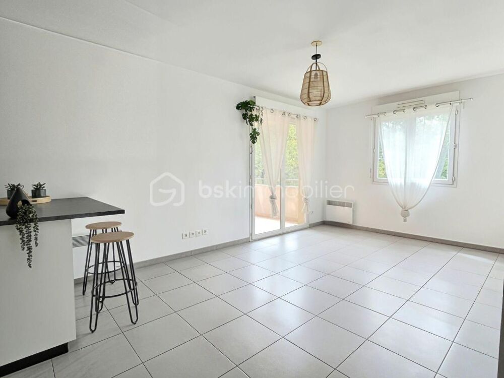 Appartement 2 pièces avec terrasse et parking