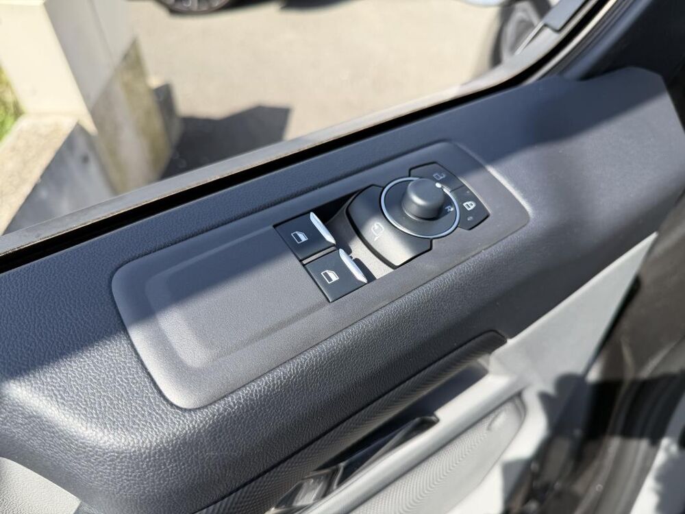 Transit Custom Fourgon II (2) 320 L2 2.5 DURATEC 232 PHEV CVT SPORT 2026 occasion 35690 Acign&eacute;
