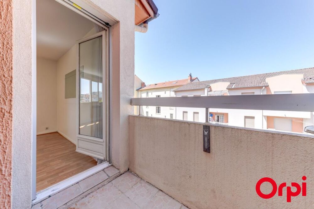 Villeurbanne entre Gratte-Ciel et GrandClément T3 65 m² + loggias, + cave + parking