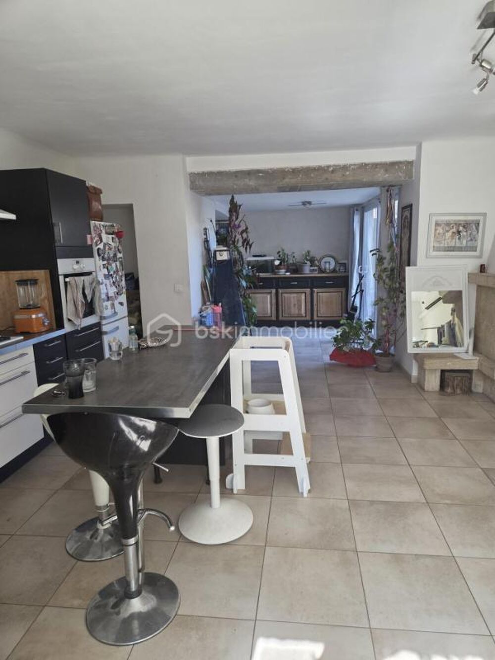 Location Maison Charmante Maison de Village avec Cour, Terrasses et Garage Valliguieres