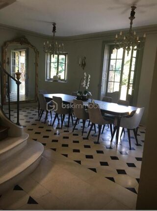  Propri�t�/ch�teau � vendre 10 pi�ces 789 m�