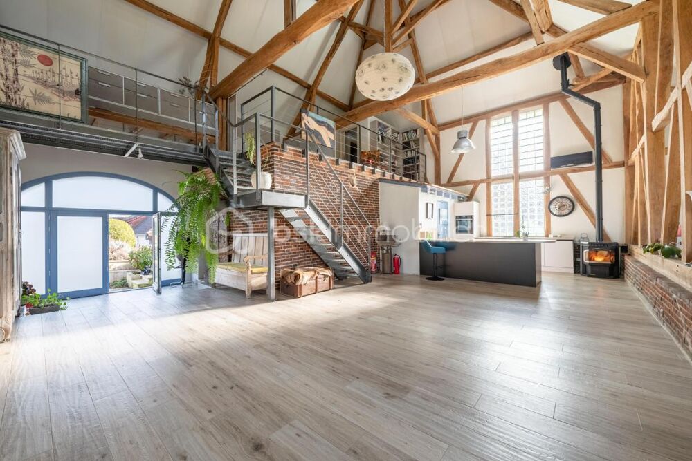 Ensemble Immobilier : somptueux loft avec ses grands volumes + sa longère indépendante, le tout sur un terrain clos et arboré !