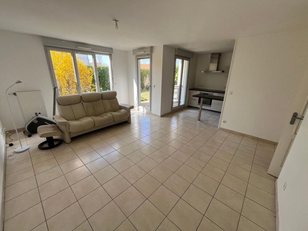 Appartement T3 de 72.69 m² avec terrasse et jardin  Rez-de-chaussée