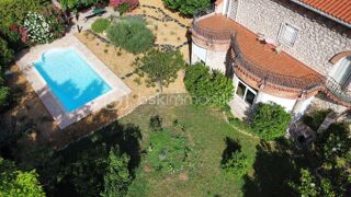  Propriété/château à vendre 10 pièces 166 m²