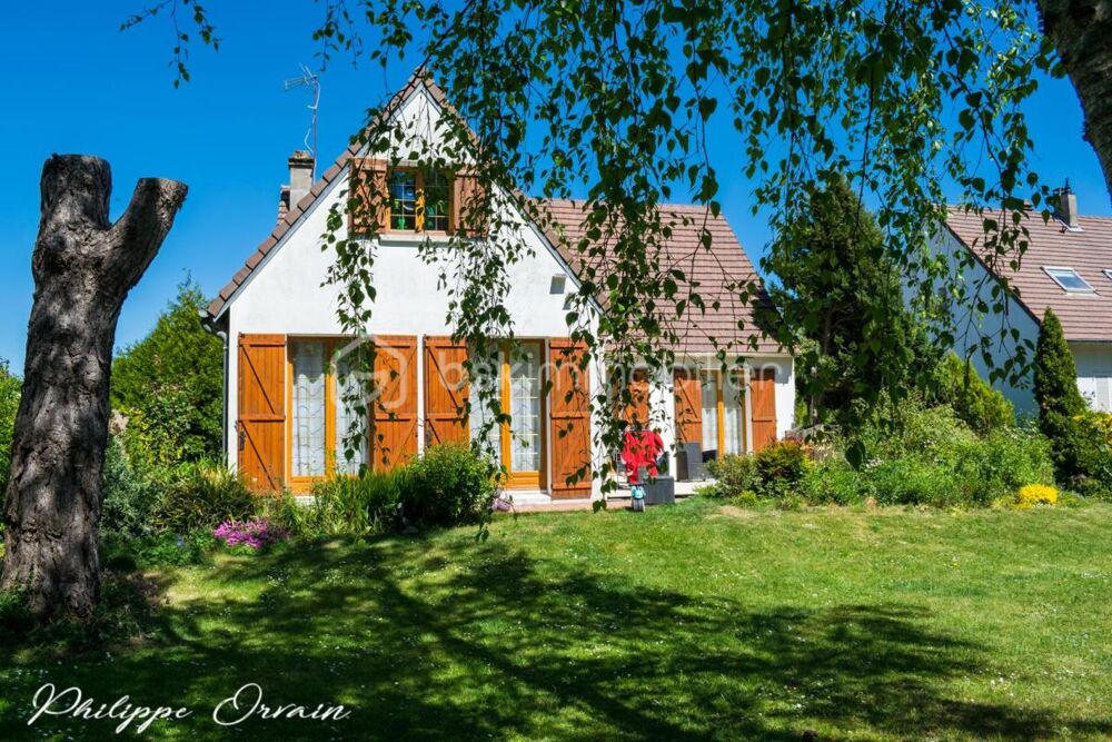 ? Maison familiale de charme avec jardin arboré  sous-sol total