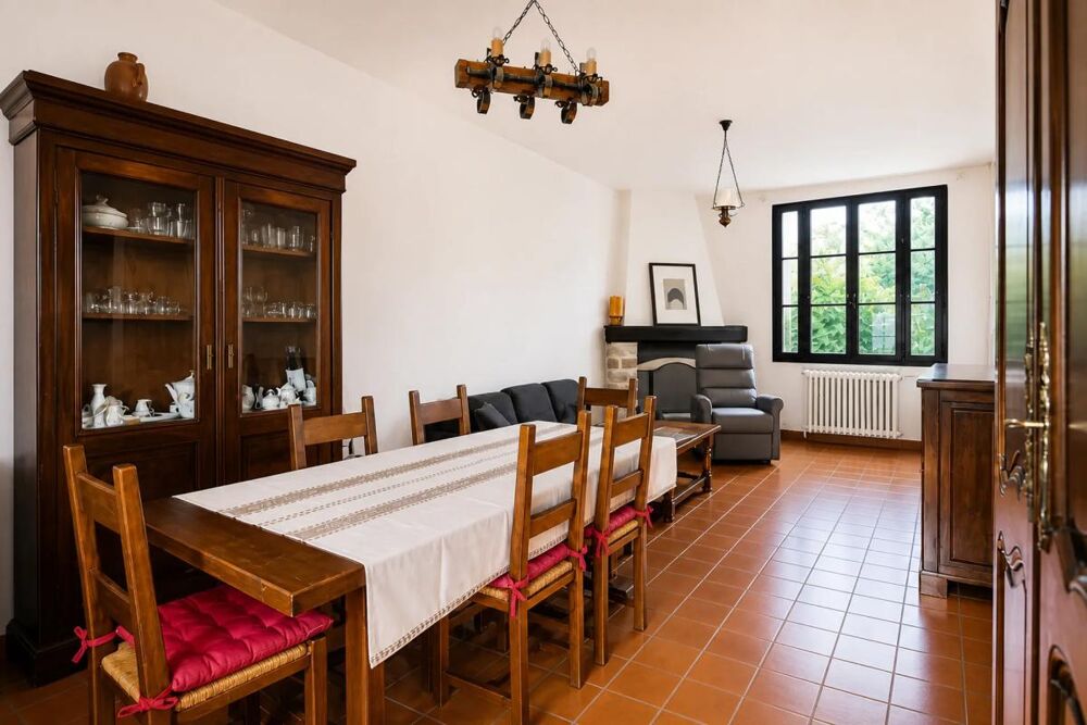 Maison 6 pièces A RENOVER avec grand jardin à Avon