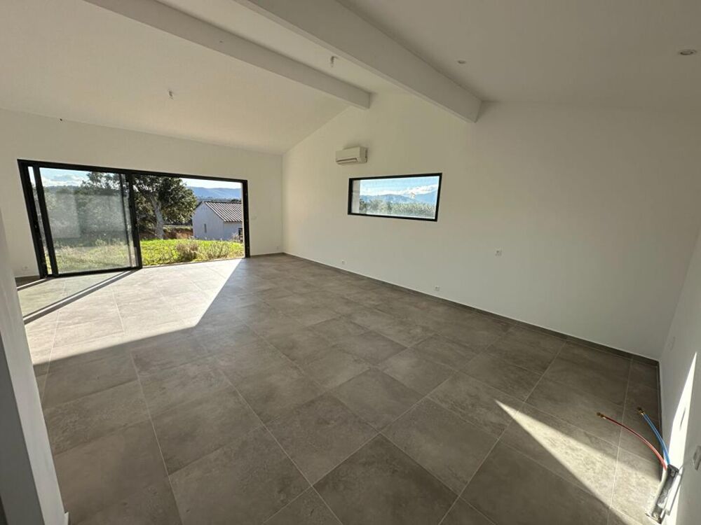 Maison neuve T4 avec piscine à Ste Lucie De Porto-vecchio (20144) - Corse du Sud
