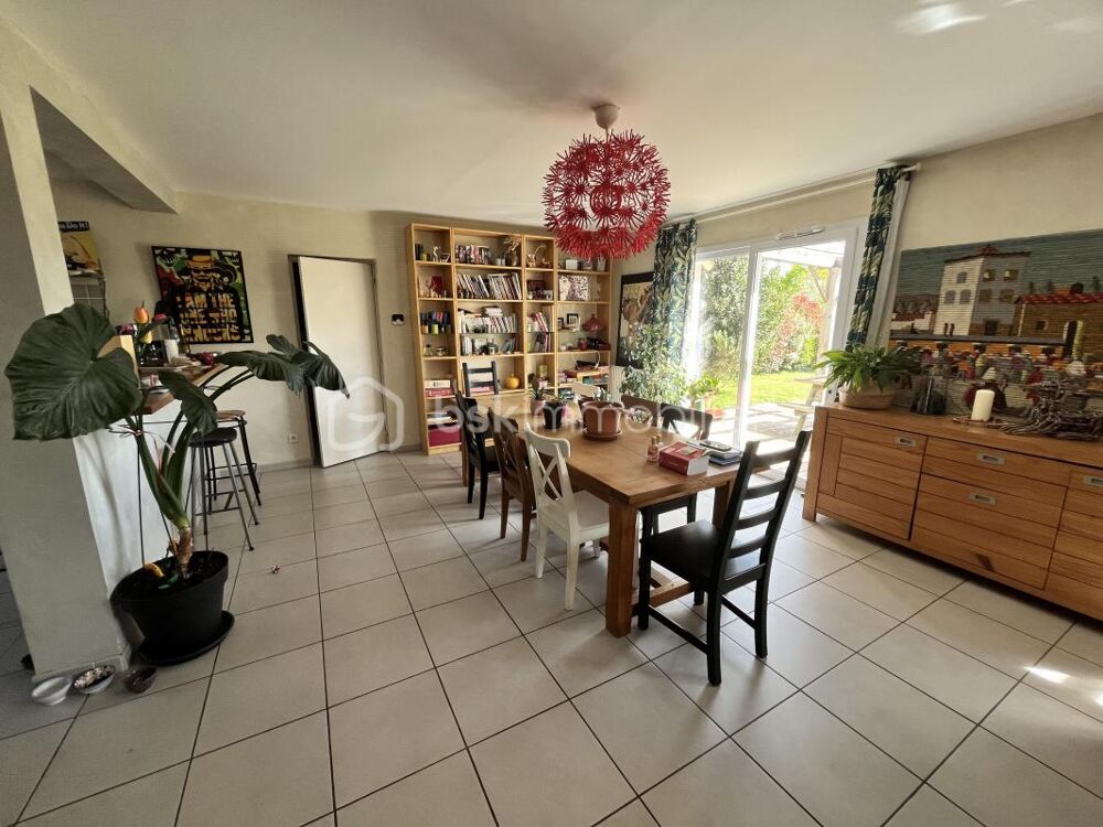 Magnifique maison familiale contemporaine en lisière de la Forêt des Bertranges avec double carport et garage