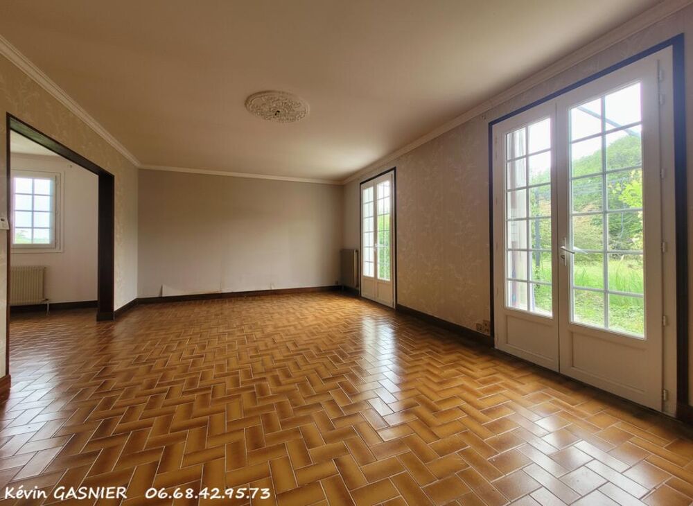 ROULLET SAINT ESTEPHE (16440) : Maison de plain pied de 93m2 avec garage