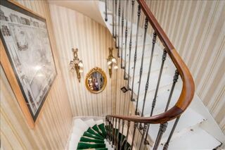 Propriété/château à vendre 12 pièces 300 m²