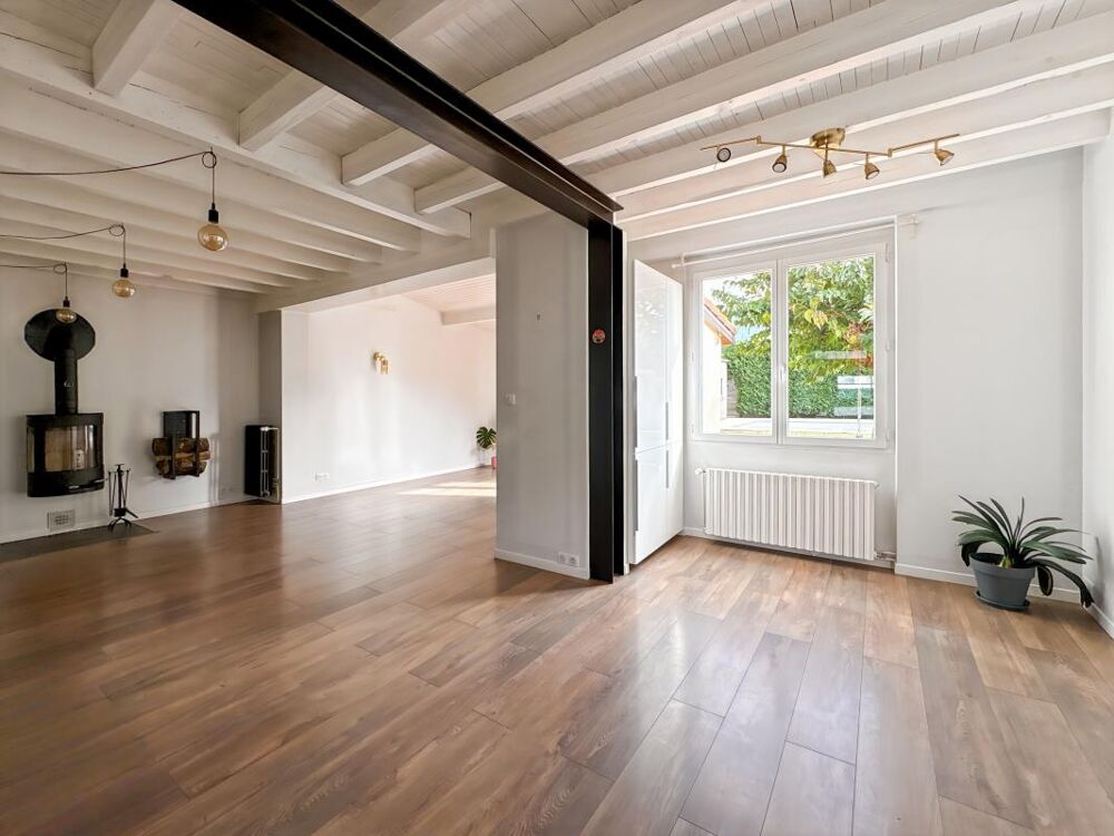 À Vendre - Maison avec Garage, Piscine et Jardin - AUCAMVILLE