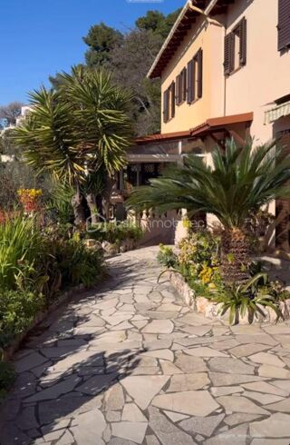  Villa � vendre 5 pi�ces 247 m�