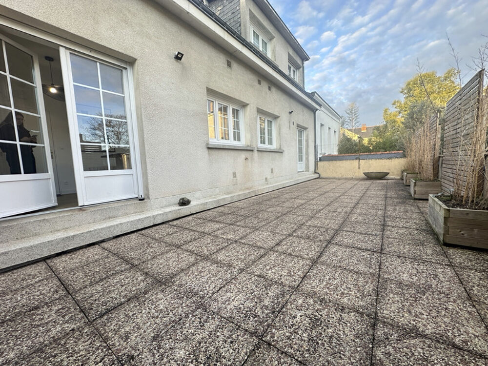 Appartement T3 de charme au coeur du triangle dOr dAngers avec terrasse de 55m²