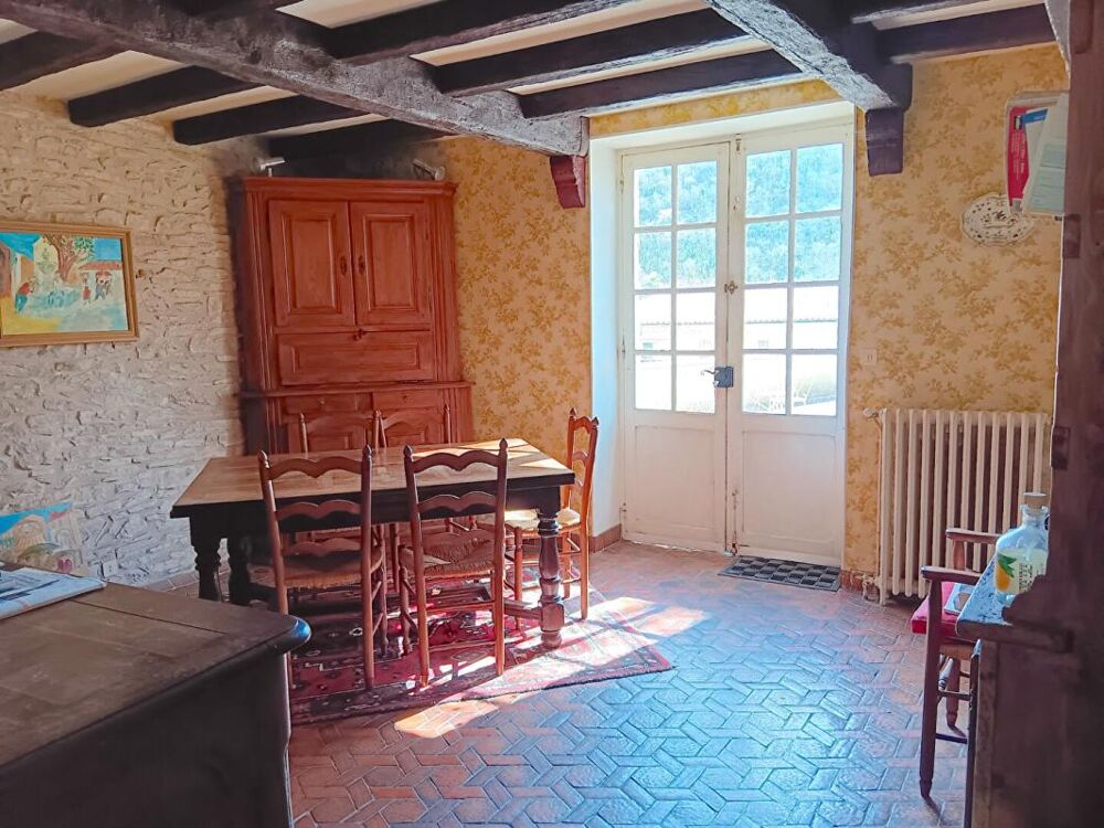 À 20 minutes au nord de Cahors, maison avec gites et piscine