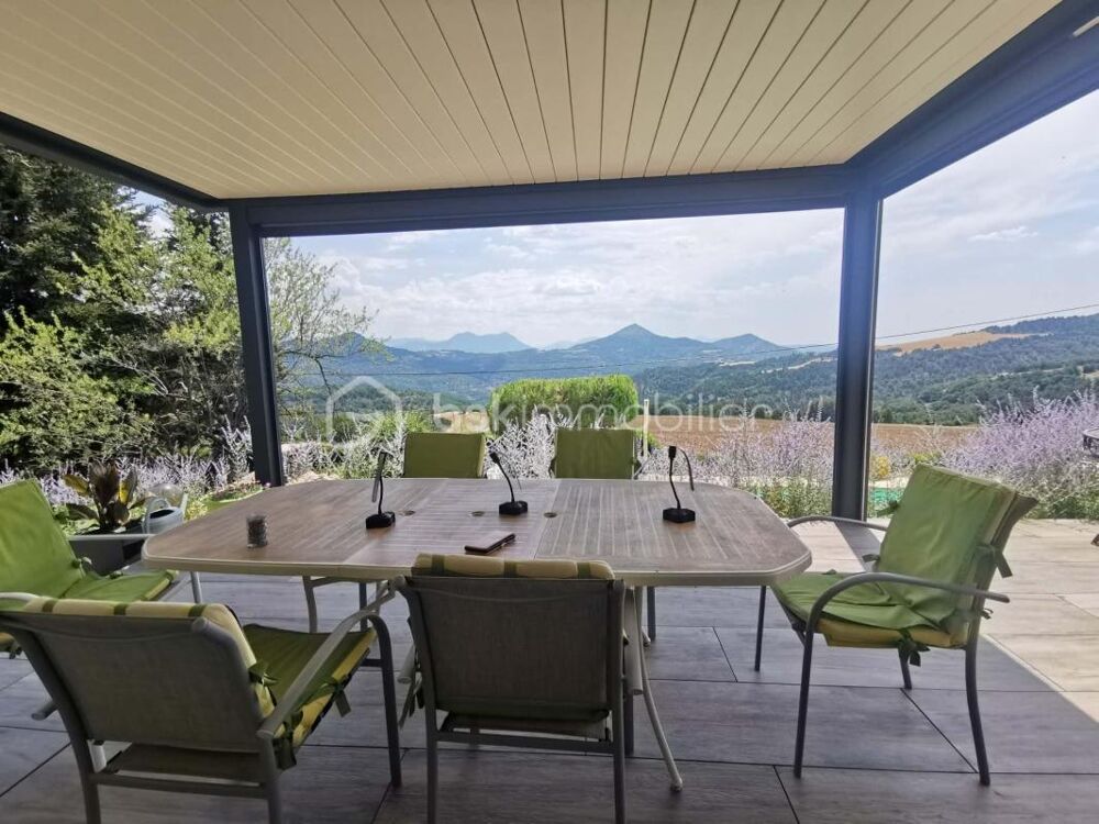 à vendre  Propriété/château Thoard (04380)