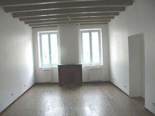 Appartement à louer 3 pièces 75 m²