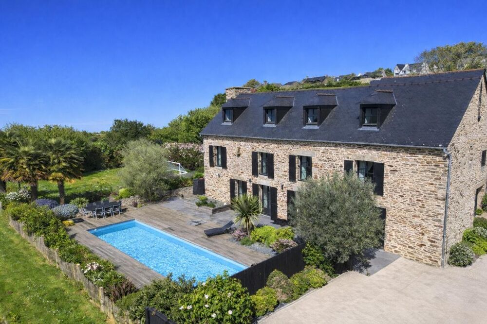 Maison 7 pièces 240 m² · à Dinan · 240 m² · 1 087 000 €