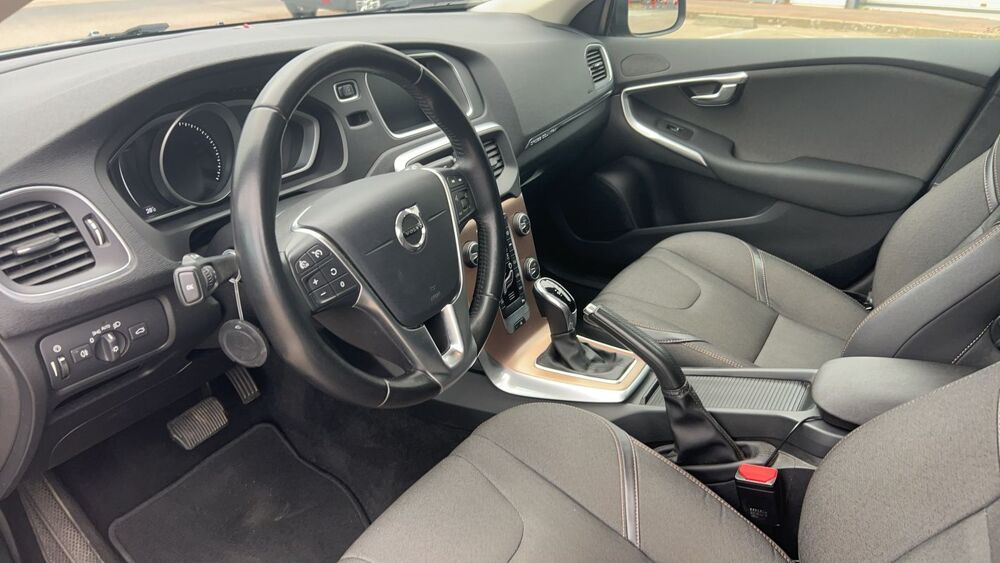 V40 II 1.5 T3 152 Geartronic 6 Signature 2018 occasion 76120 Le Grand Quevilly