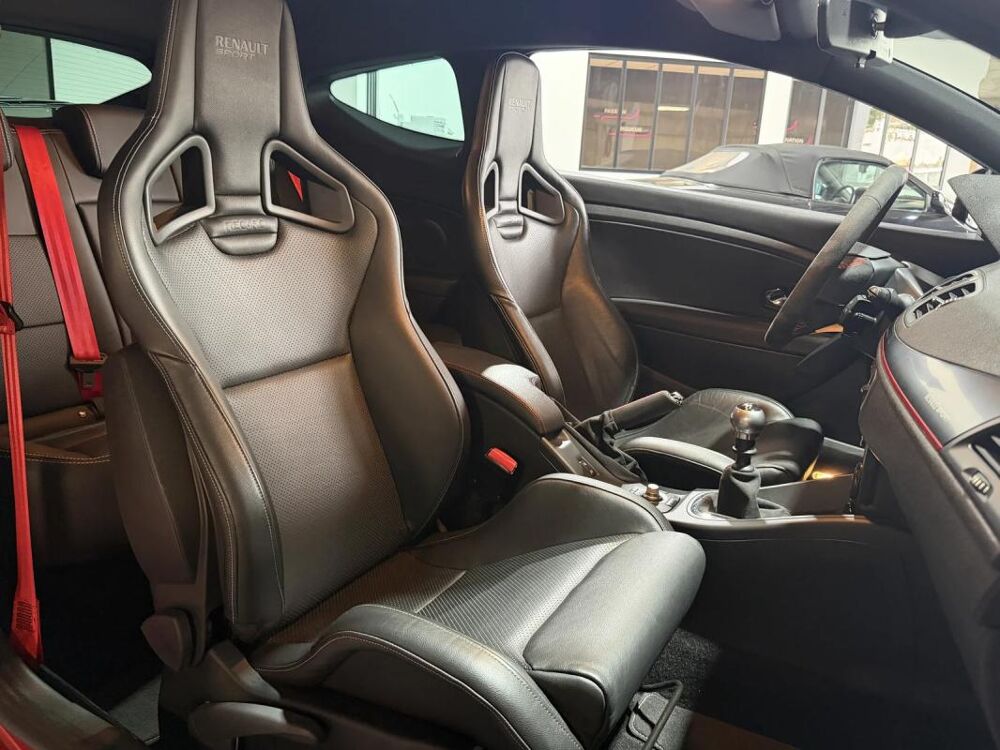 M&eacute;gane Phase 3 Coup&eacute; RS CUP S 2.0 16V Turbo S&S 275 cv 2015 occasion 85190 Venansault
