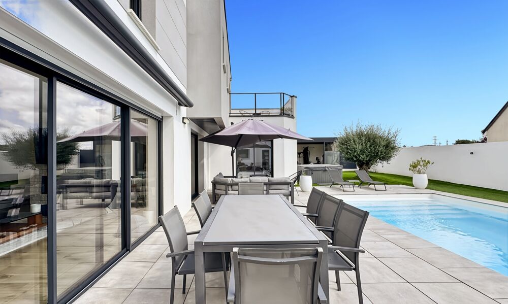 à vendre  Maison Saint-Barthélemy-d'Anjou (49124)