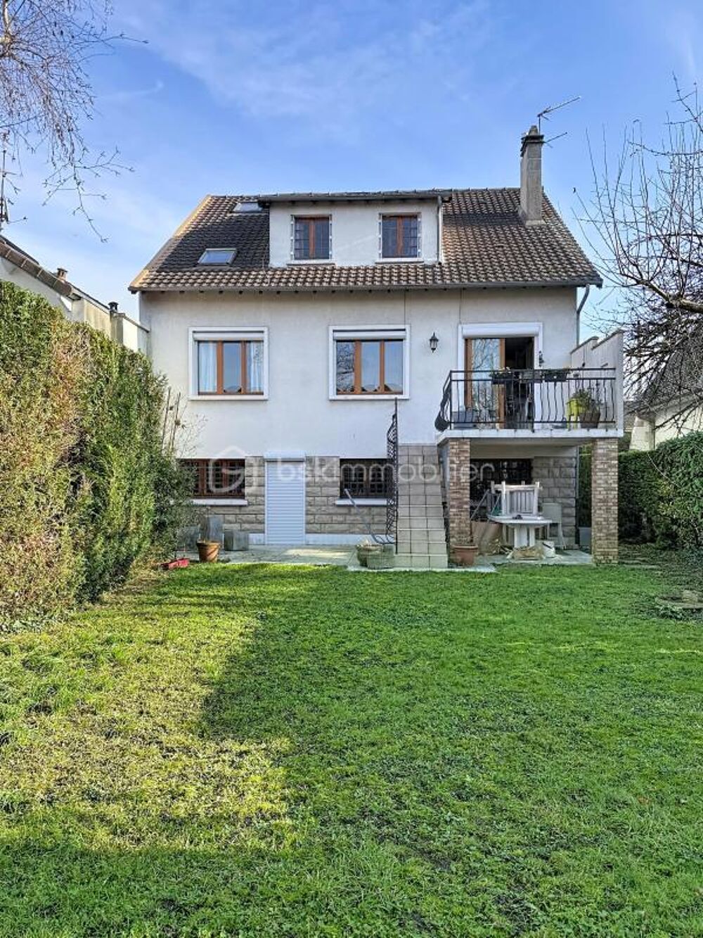 Vente Maison Maison familiale 11 pièces – Terrasse & jardin Ouest – 7 chambres + bureau – Garage Aulnay sous bois