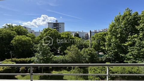   Appartement T4 avec terrasse plein sud et grand garage  Quartier pris et calme Appartement - 4 pice(s) - 75 m