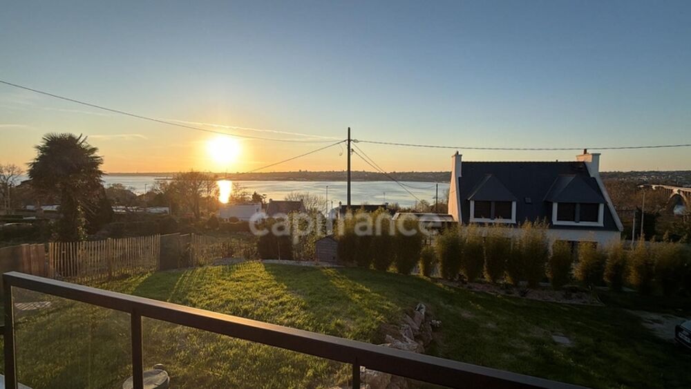 Villa d'architecte contemporaine dexception à Plougastel  Vue panoramique sur la rade de Brest 