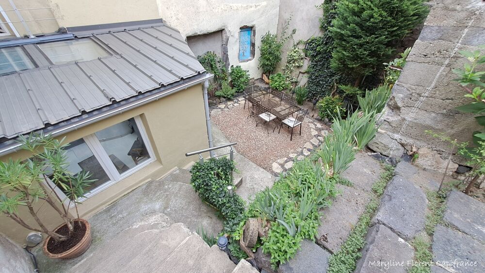 Vente Maison Maison T5 de 105 m² – Cour sans vis-à-vis, Véranda, Terrasse, Garage et dépendance Clermont ferrand