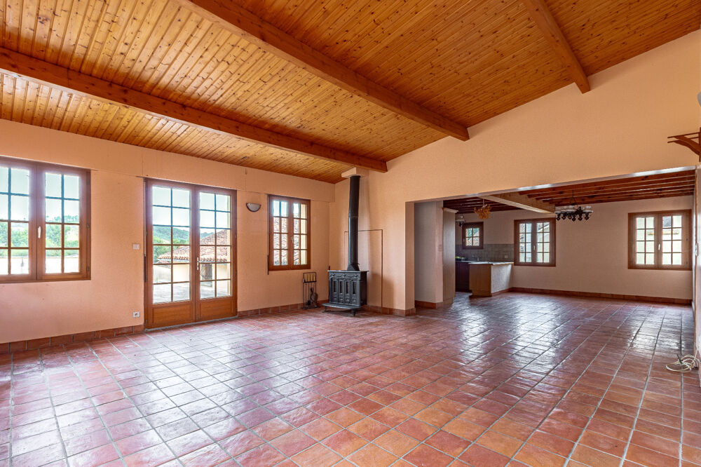 Vente Propriété/Château Propriété avec maison, piscine et ancien restaurant Grignols