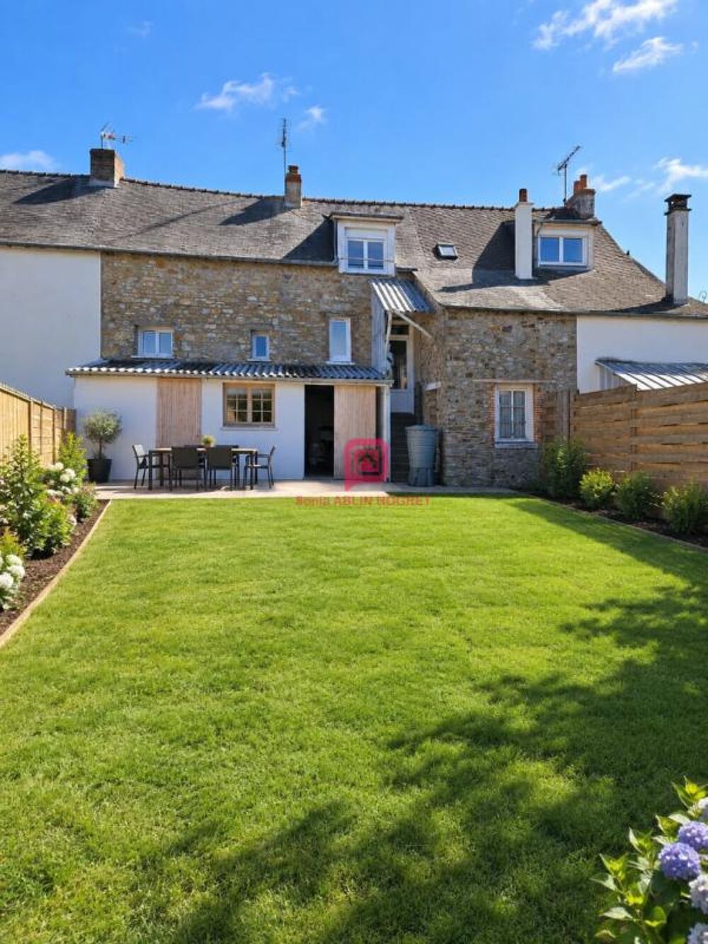 Vente Maison Maison  80 m2- 2 chambres - jardin-dépendance Saint aignan sur roe