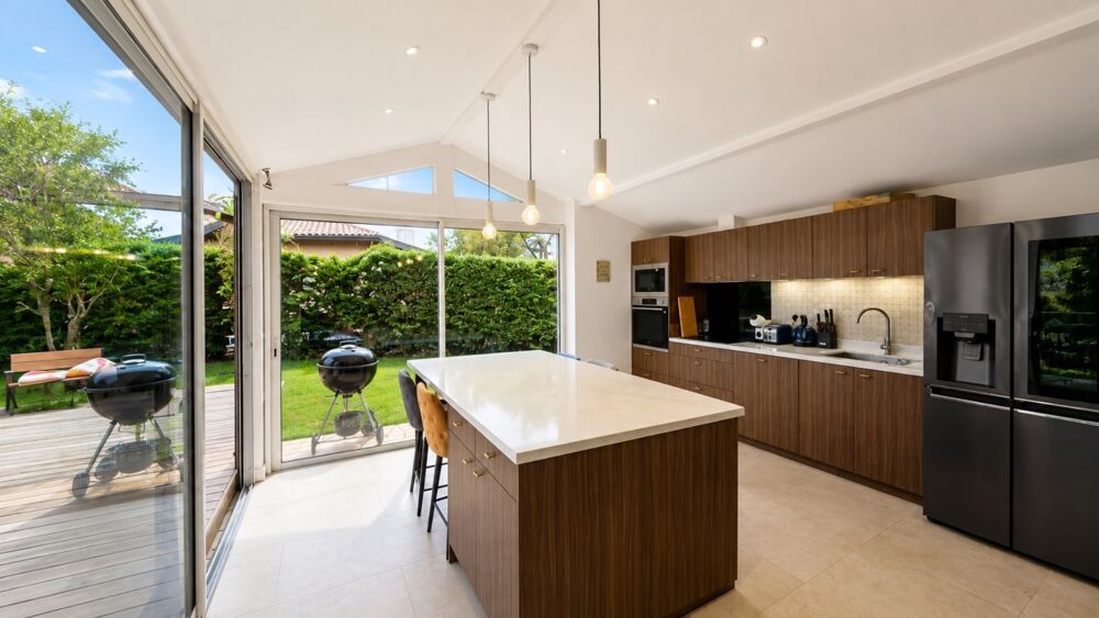 Maison 3 chambres, rénovée, de plain-pied avec piscine chauffée et jacuzzi