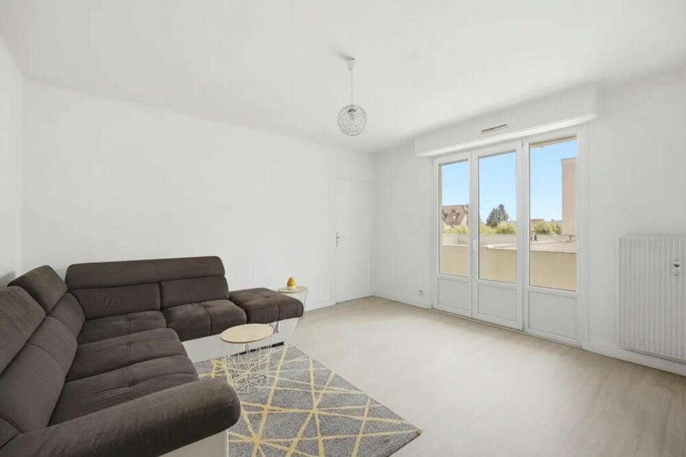 Appartement 5 pièces traversant avec balcon et loggia Strasboug