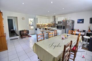  Propriété/château à vendre 6 pièces 156 m²