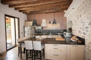  Immeuble à vendre 15 + pièces 572 m²