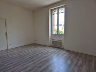  Appartement à louer 2 pièces 40 m² Lucon