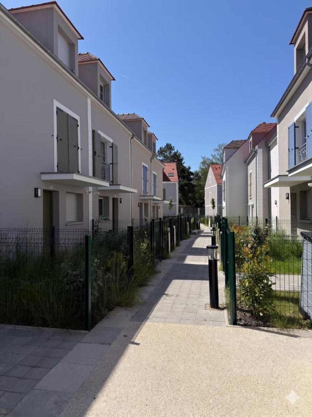 Vente Appartement LIVRÉ MAISON 5/6 PIÈCES DANS UNE BELLE RÉSIDENCE INTIMISTE PROCHE DES BORDS DE MARNE Chennevieres sur marne