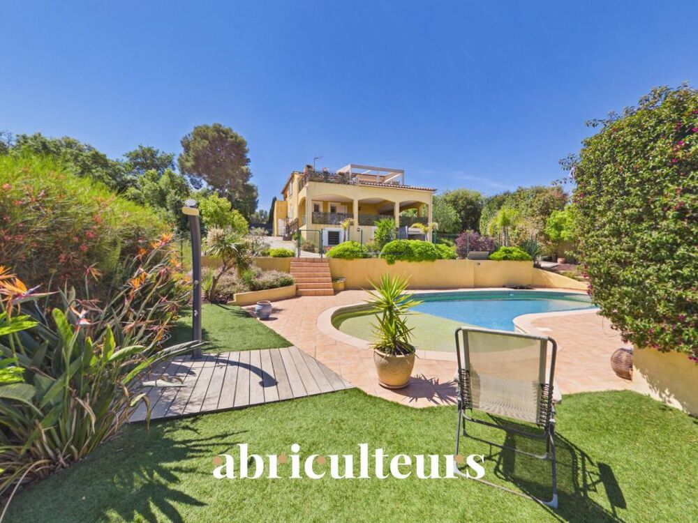 Vente Maison Maison avec piscine et jardin en vente à  Six-Fours-les-Plages (83140) Six fours les plages