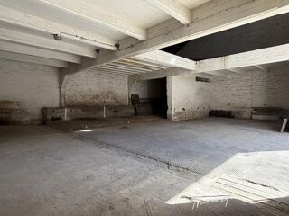  Remise / Grange à vendre 2 pièces 190 m²