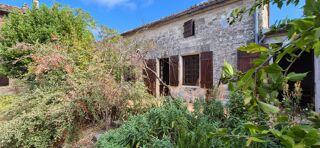 Vente Maison Corps de Ferme de 340 m2, avec plusieurs maisons indépendantes et 200 m2 de dépendances Nanclars