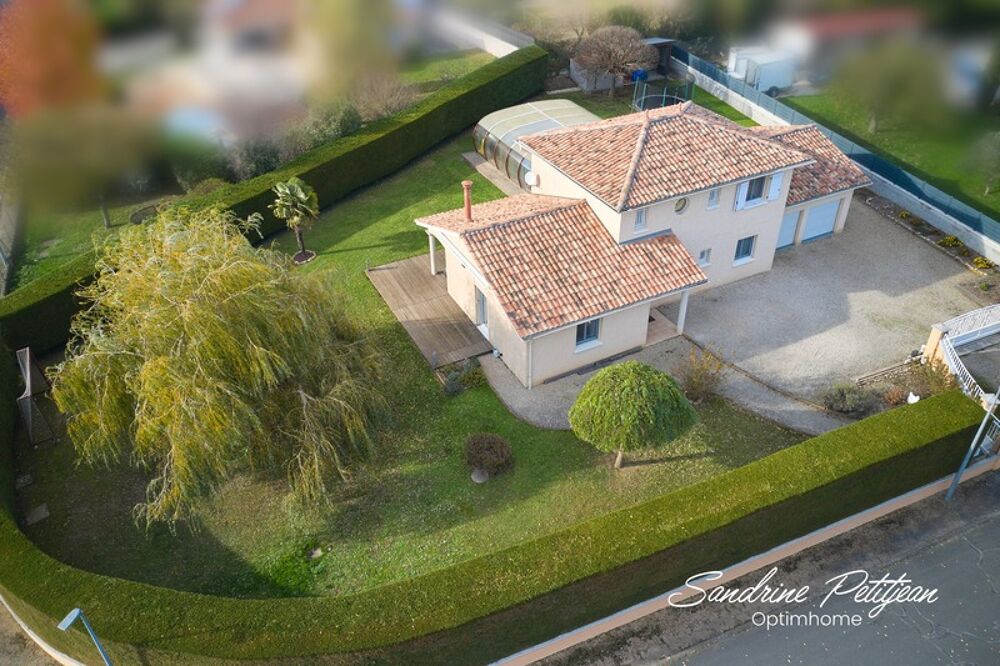 Vente Maison COUP DE CŒUR Maison à vendre 140 m², 4 chambres, double garage, terrain 1500 m² avec piscine et jacuzzi Amberieux en dombes