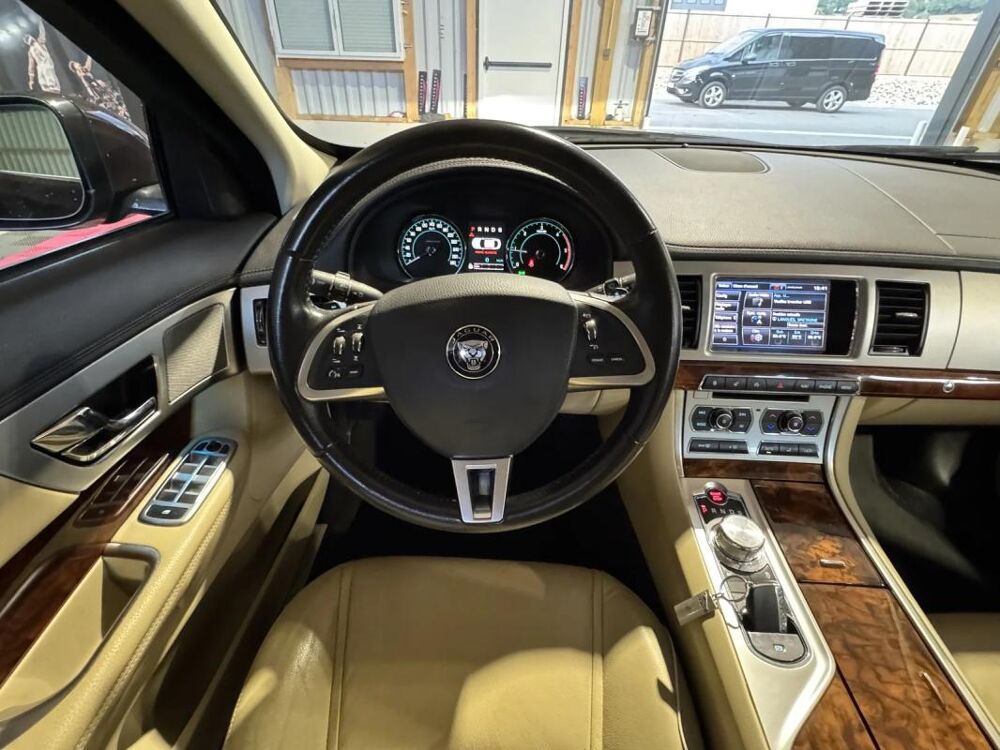 XF 2.2 Diesel PRESTIGE 2015 occasion 56120 Les Forges De Lanouee
